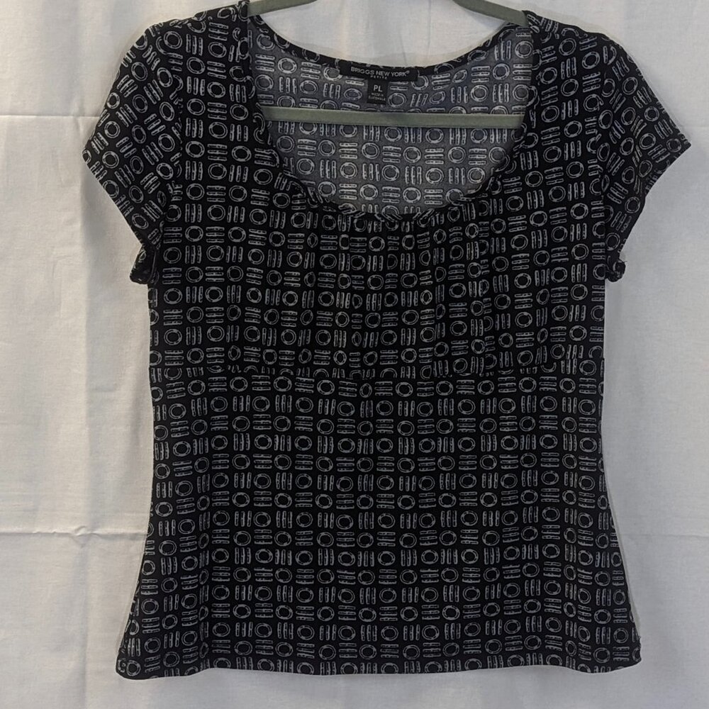Briggs NY Petite Large Black and Gray Top